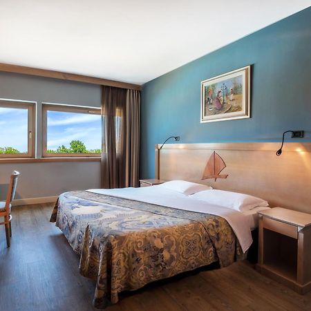 Grand Hotel Continental Tirrenia Esterno foto