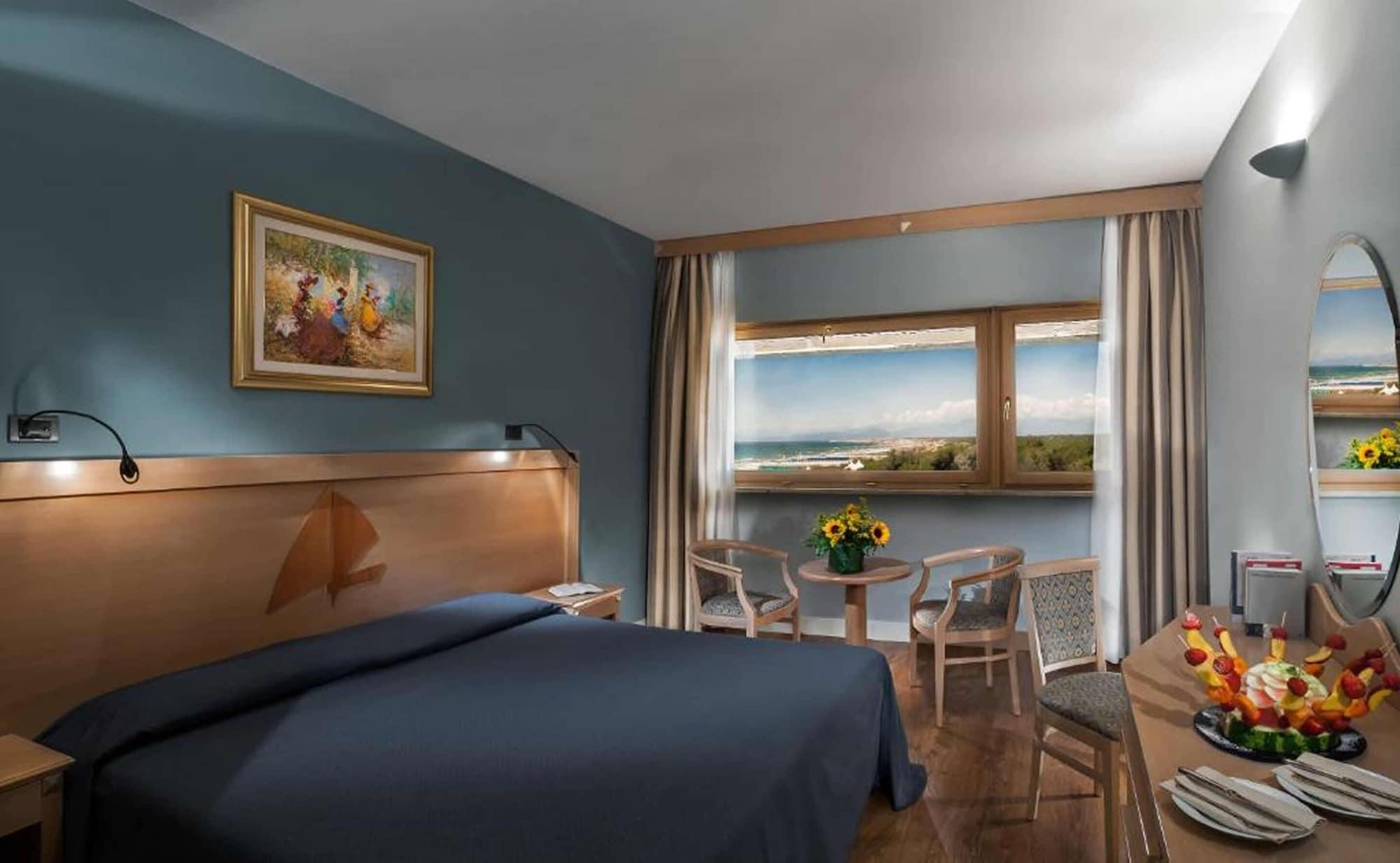 Grand Hotel Continental Tirrenia Esterno foto