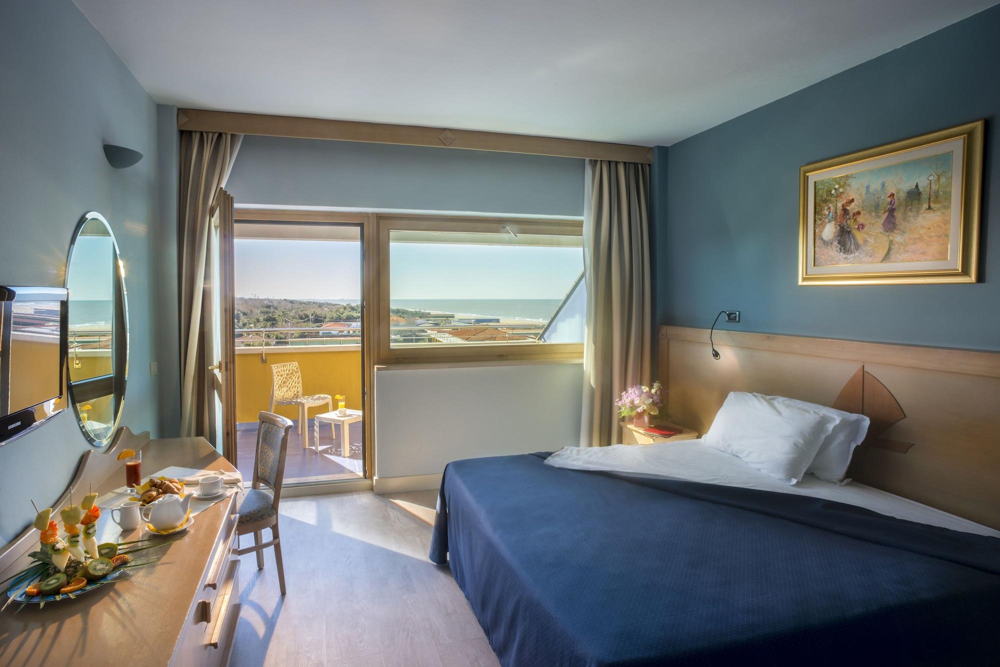 Grand Hotel Continental Tirrenia Esterno foto