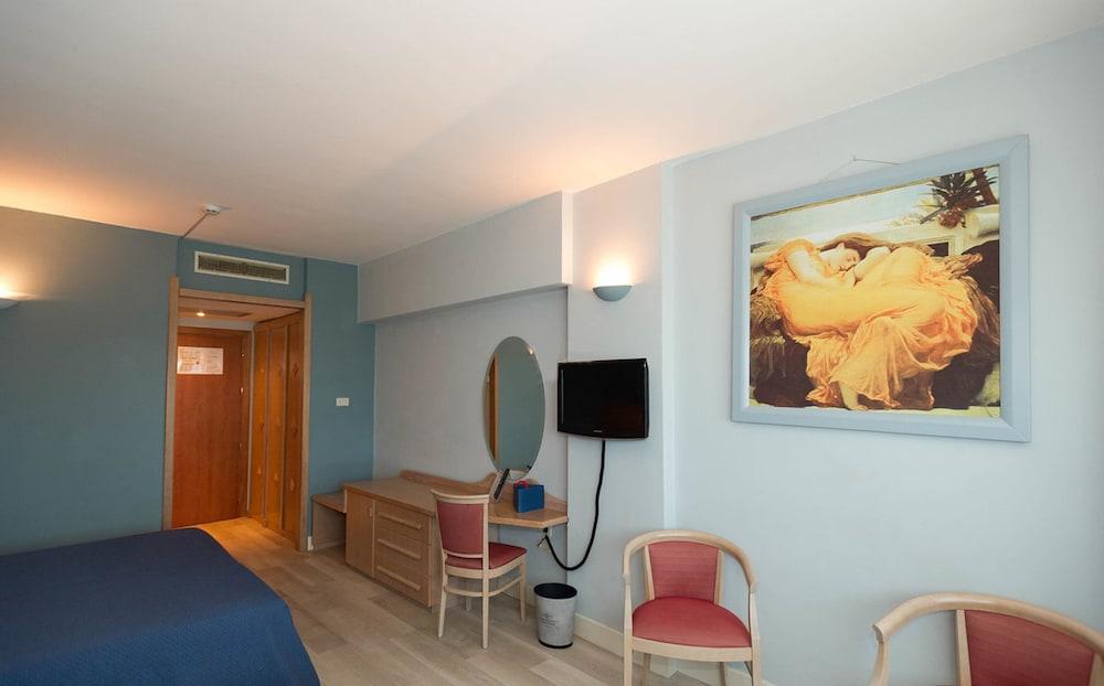 Grand Hotel Continental Tirrenia Esterno foto