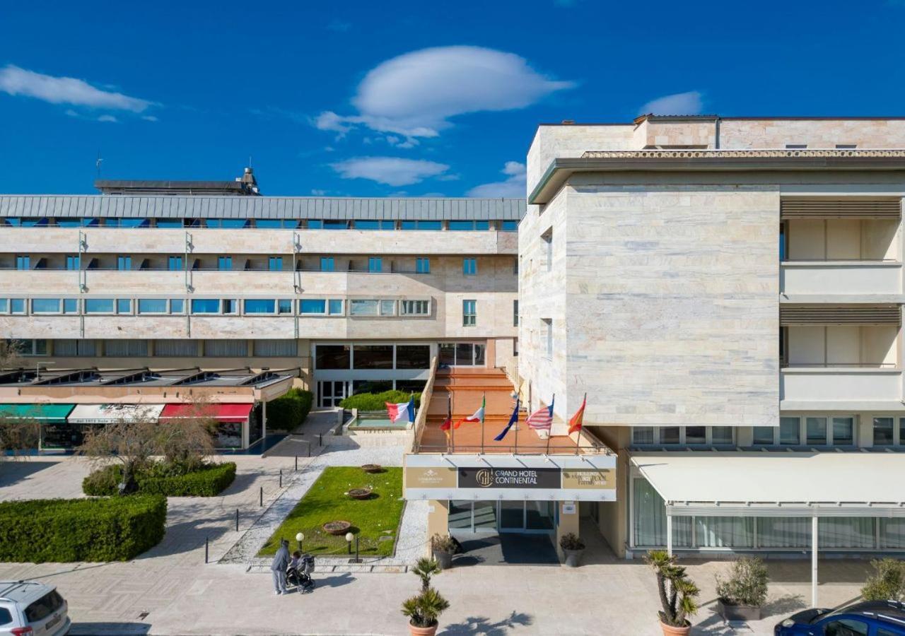Grand Hotel Continental Tirrenia Esterno foto