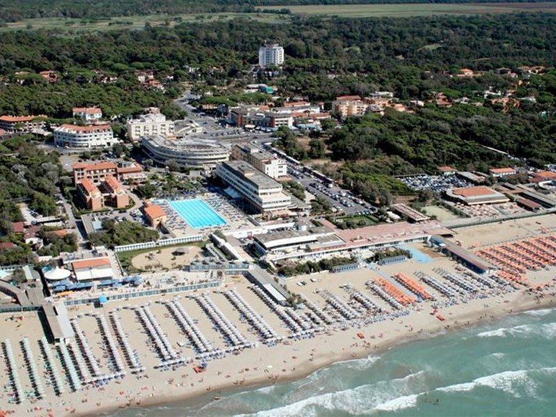 Grand Hotel Continental Tirrenia Esterno foto