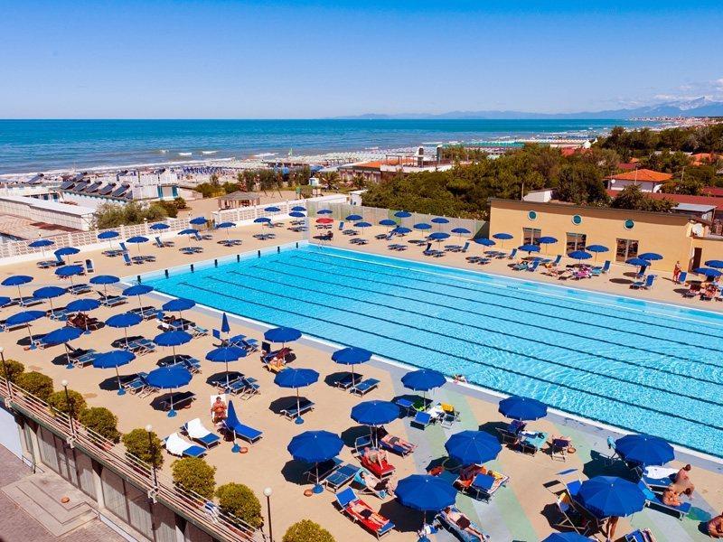 Grand Hotel Continental Tirrenia Esterno foto