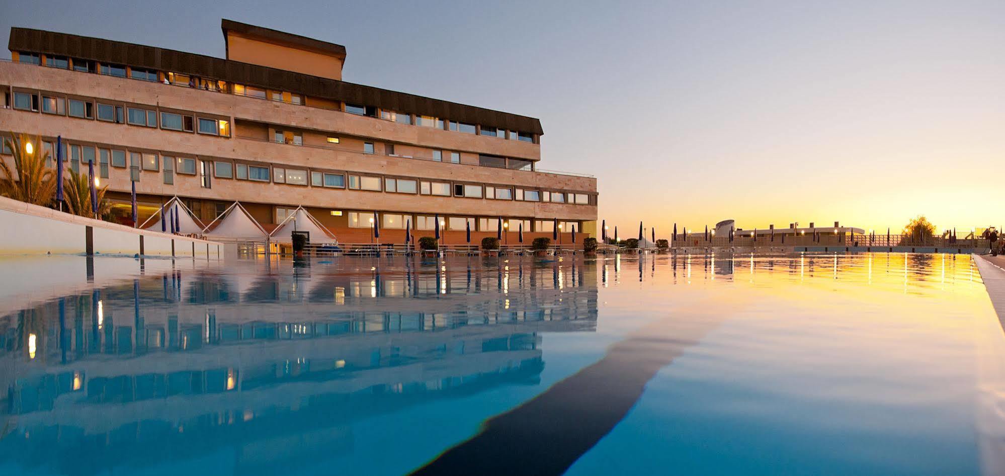 Grand Hotel Continental Tirrenia Esterno foto